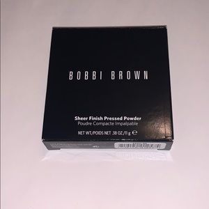 Bobbi Brown sheer pressed powder soft sand 5